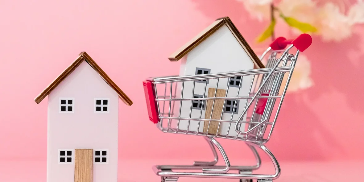 Buyer’s Market: Definition, Signs, and What It Means for Real Estate