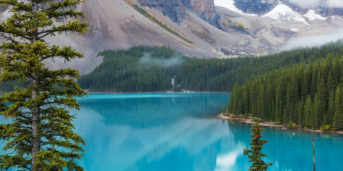 Озеро и красивая природа в Канаде