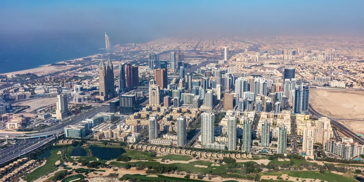  Dubai skyline at sunset