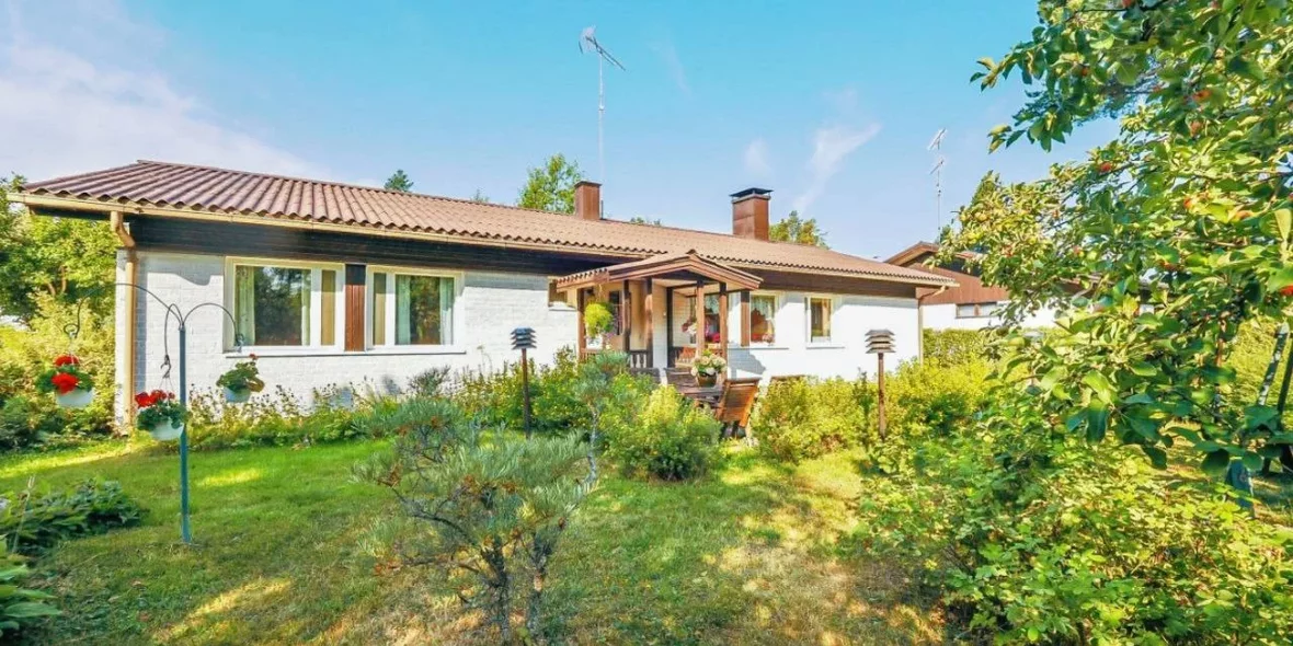 Идеальный дом для жаркого лета. В Финляндии за €35,000 продается коттедж у лесного озера