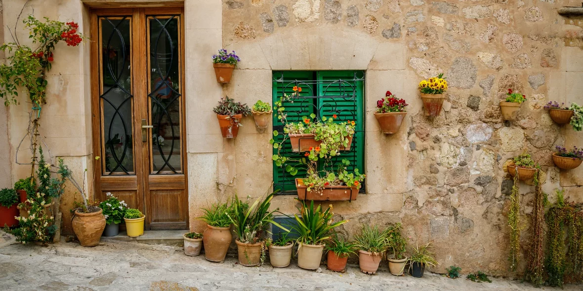 Typical entrance to a house in the village of Valldemossa, Mallorca