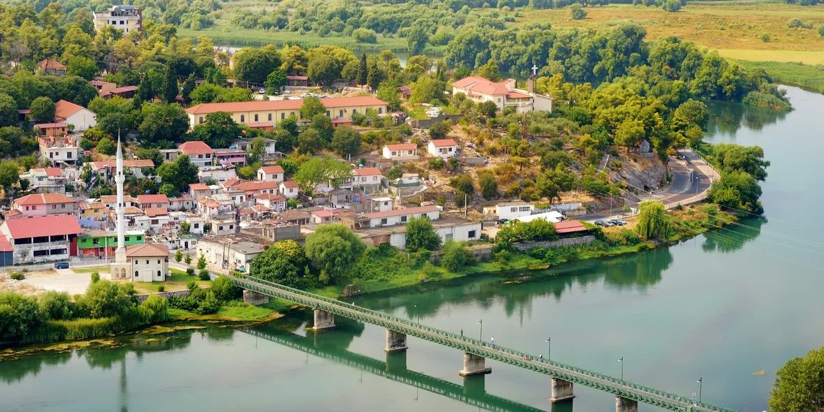 Долина реки Буна недалеко от города Шкодра, Албания