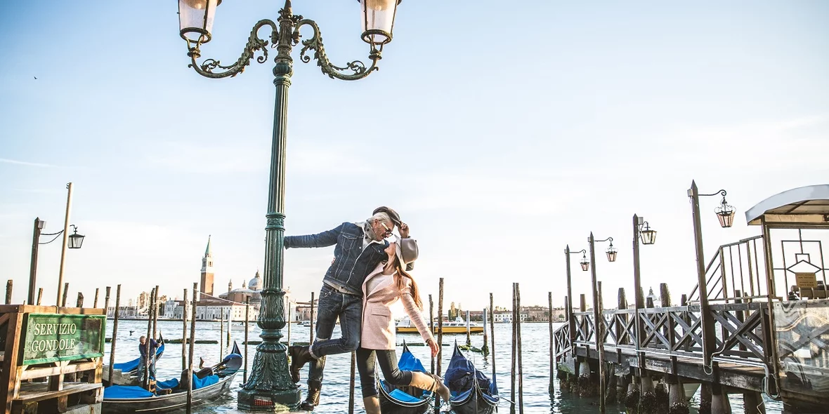 A couple in love in Venice