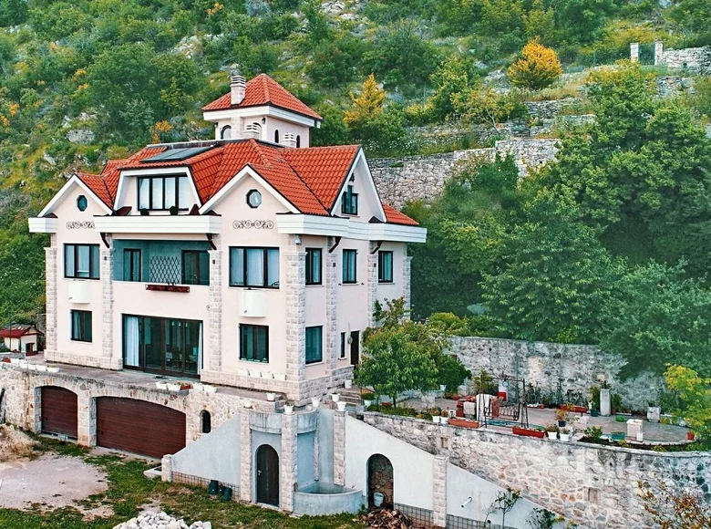 5 bedroom house 392 m² Przno, Montenegro