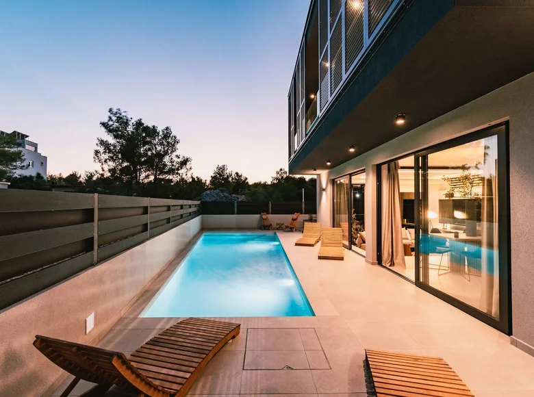 4 bedroom Villa 200 m² Bashkia Durres, Albania