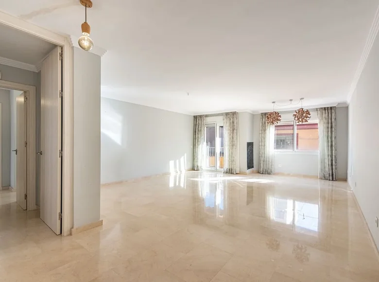 Квартира 4 спальни 126 м² Фуэнхирола, Испания