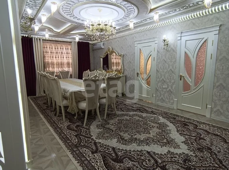 Kvartira 4 xonalar 117 m² Samarqandda