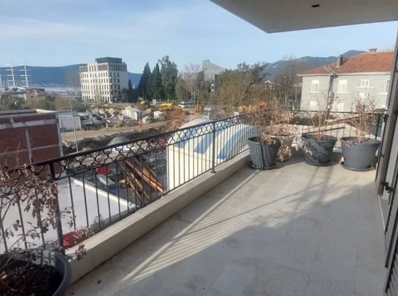 Mieszkanie 3 pokoi 85 m² Tivat, Czarnogóra