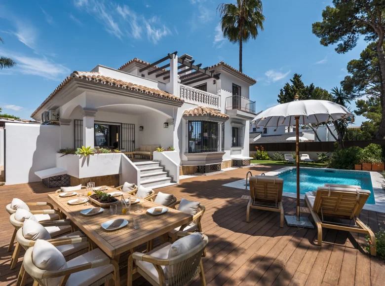 Villa 6 habitaciones 315 m² Marbella, Španjolska