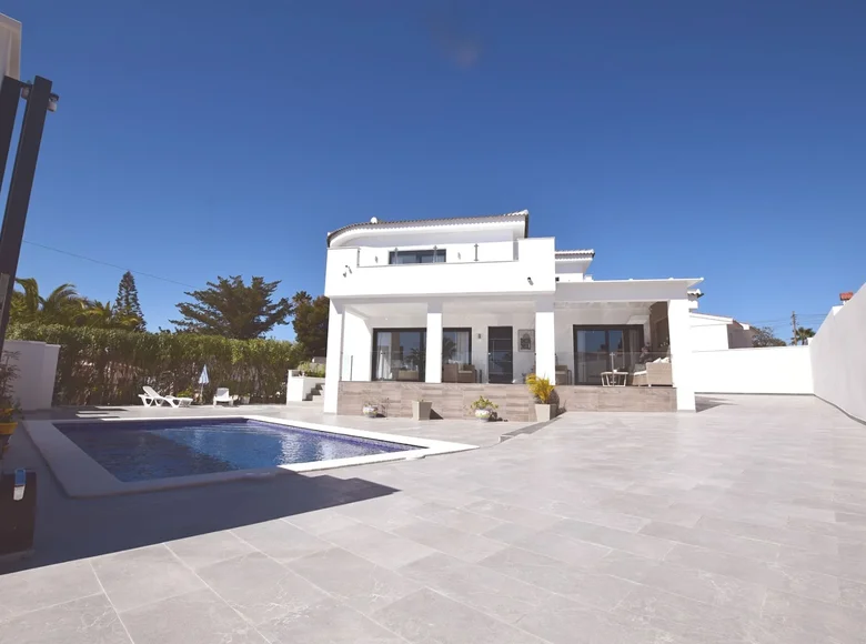 3-Schlafzimmer-Villa 160 m² Urbanizacion Dona Pepa, Spanien