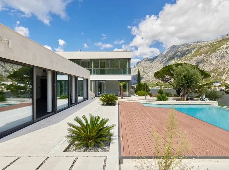 Villa de 4 habitaciones 373 m² Kotor, Montenegro