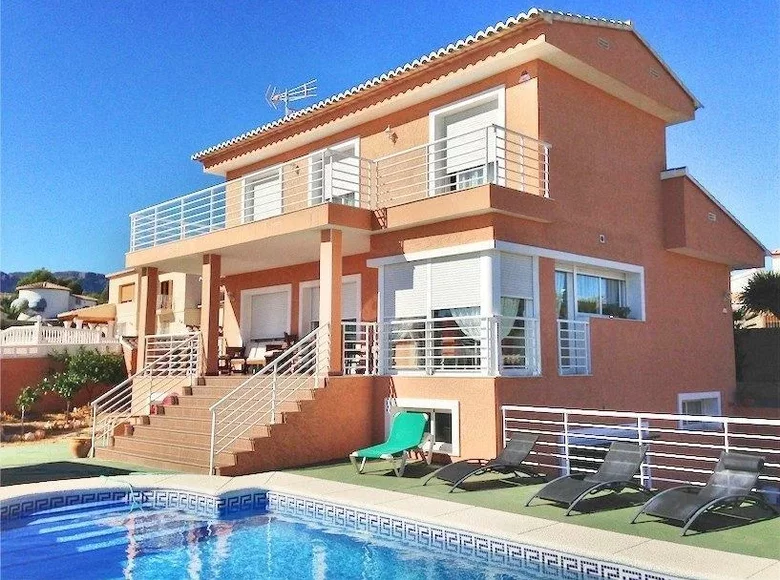 5 bedroom villa 350 m² Calp, Spain