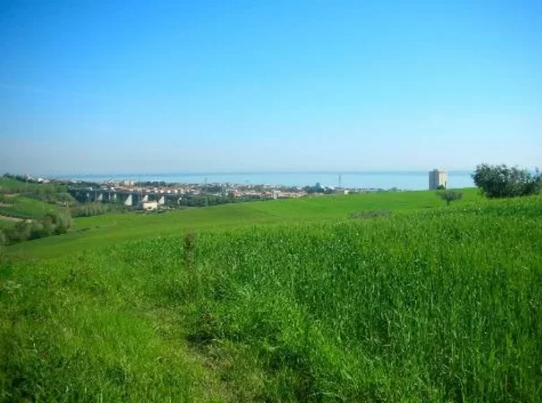 Grundstück 270 000 m² Terni, Italien