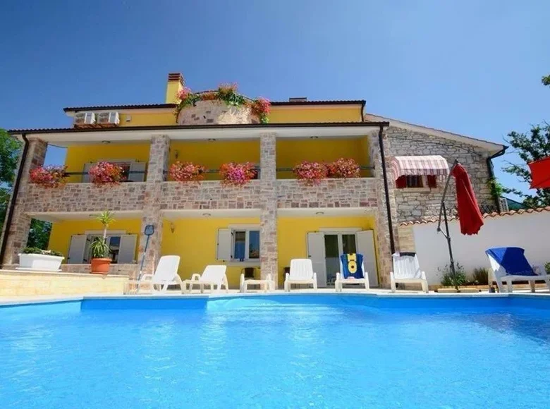 Hotel 486 m² in Porec, Croatia