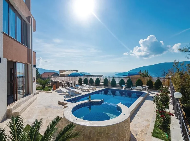 Villa de 7 dormitorios 300 m² Topla, Montenegro