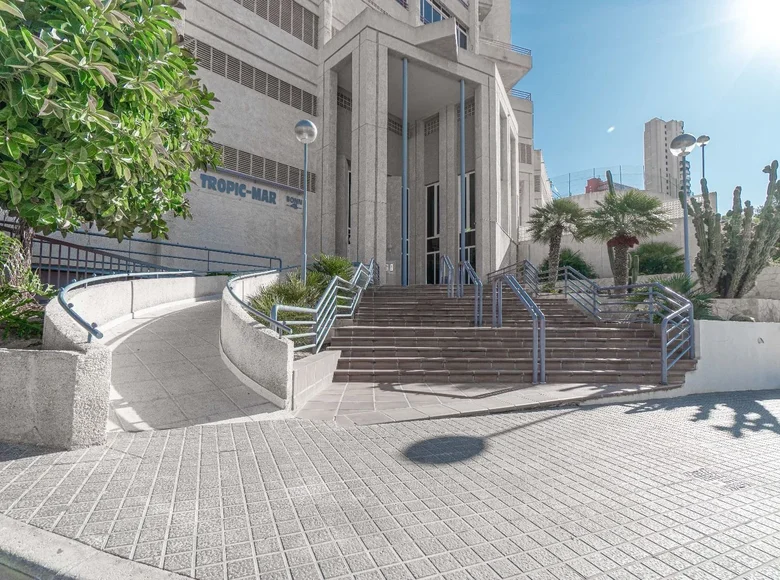 Mieszkanie 3 pokoi 60 m² Benidorm, Hiszpania