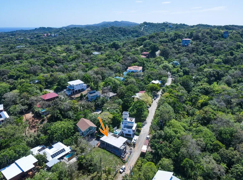 2 bedroom condo 15 574 m² Roatan, Honduras