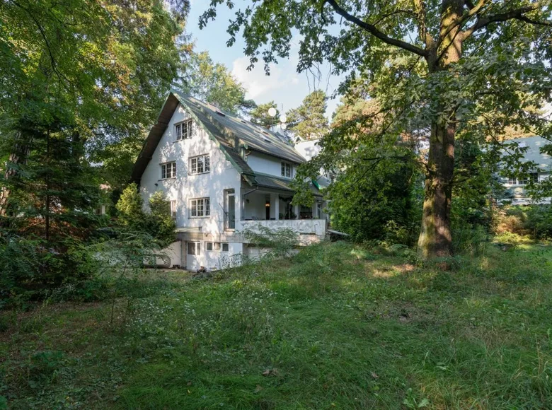 8 room house for sale in Warsaw, Poland for €463,317 listing 1830400