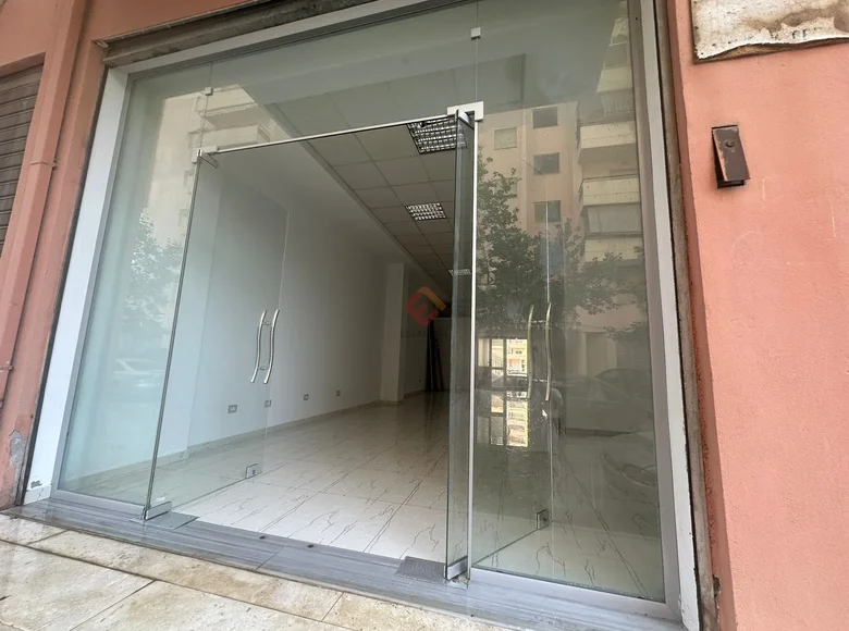 Propiedad comercial 53 m² en Vlora, Albania