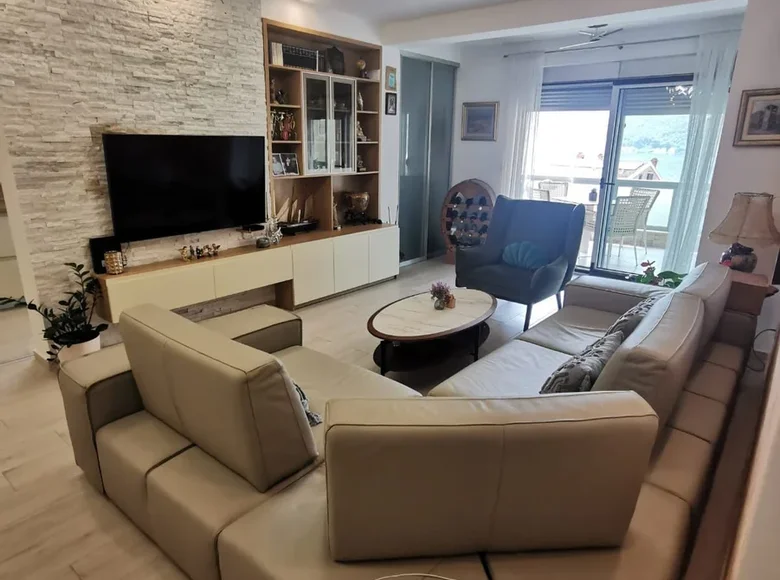 Mieszkanie 1 pokój 61 m² Dobrota, Czarnogóra
