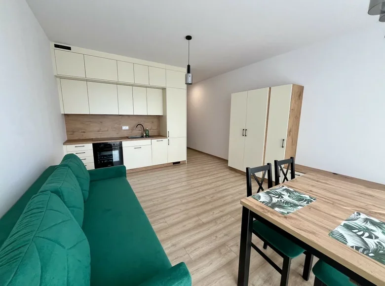 Propiedad comercial 1 habitación 31 m² en Varsovia, Polonia