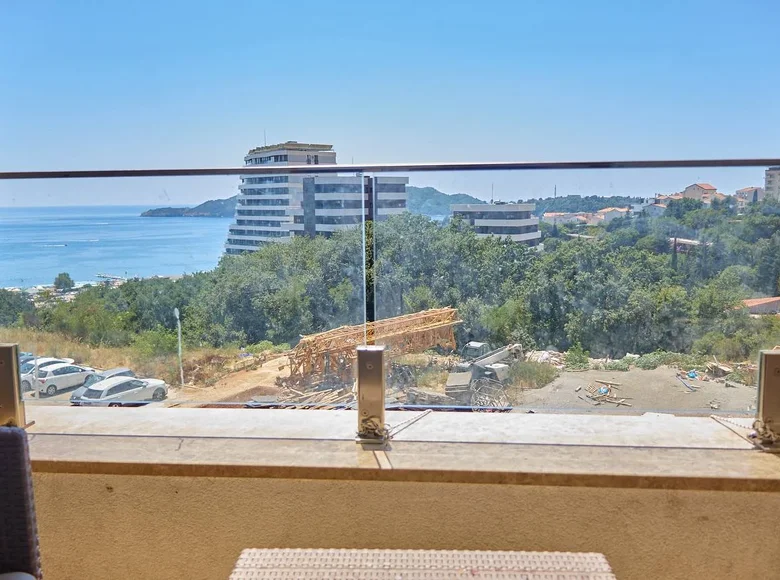 2 bedroom apartment 59 m² Becici, Montenegro
