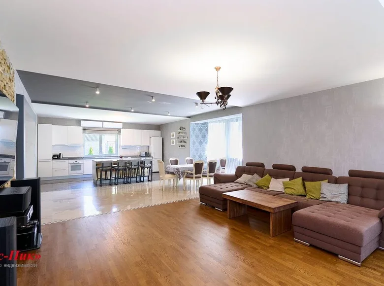 Dom wolnostojący 275 m² Barawlany, Białoruś