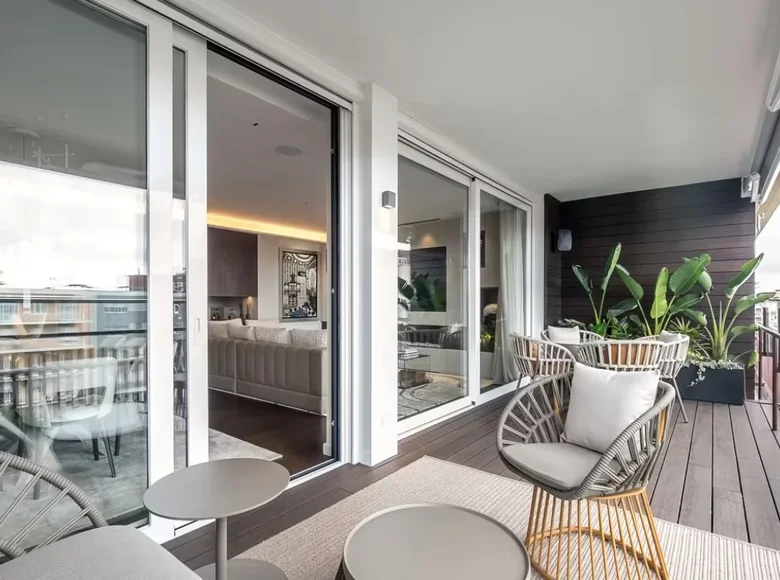 2 bedroom apartment 140 m² Barcelona, Spain