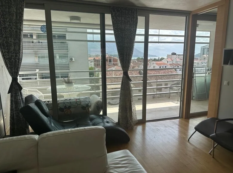 Mieszkanie 5 pokojów 85 m² Budva, Czarnogóra