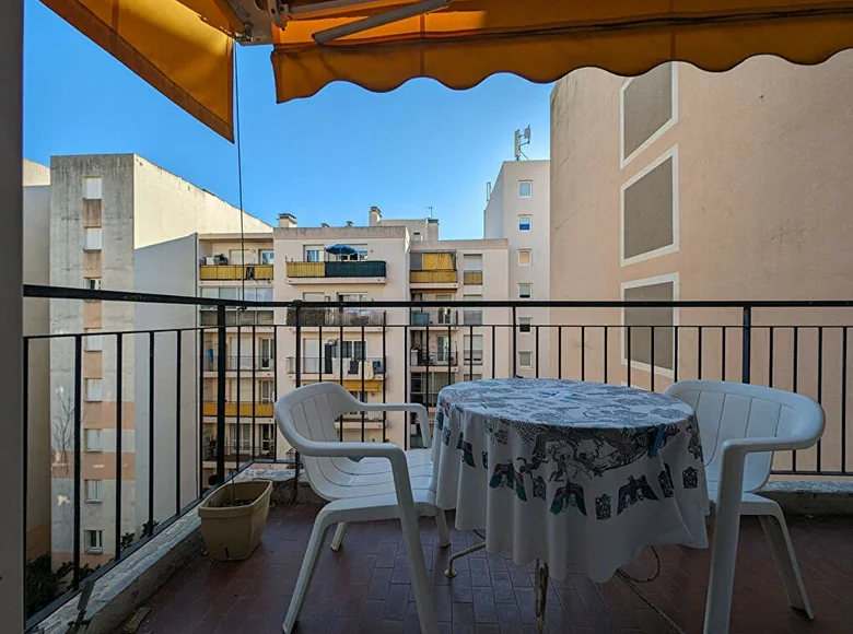 Mieszkanie 3 pokoi 69 m² Nicea, Francja
