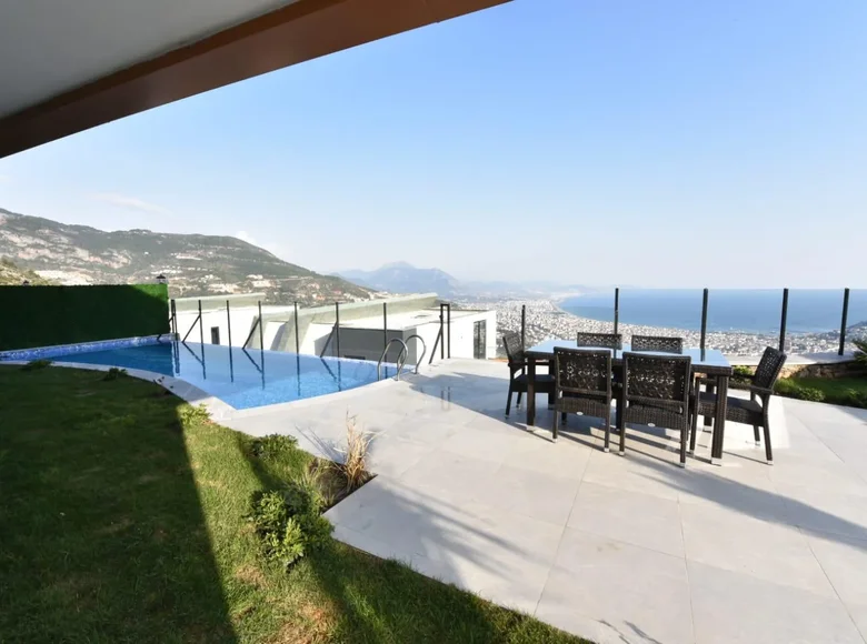 4 bedroom Villa 330 m² Alanya, Turkey