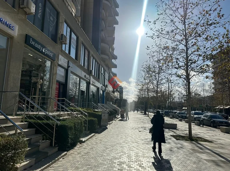 Propiedad comercial 57 m² en Bashkia Vlore, Albania