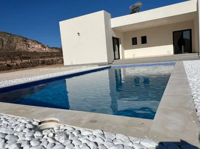 Villa de tres dormitorios 153 m² Hondón de las Nieves, España