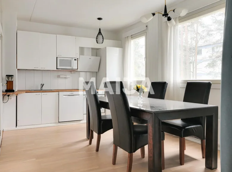 Apartamento 3 habitaciones 79 m² Helsinki sub-region, Finlandia