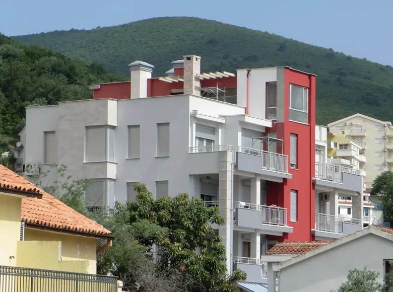 Mieszkanie 4 pokoi 240 m² Budva, Czarnogóra