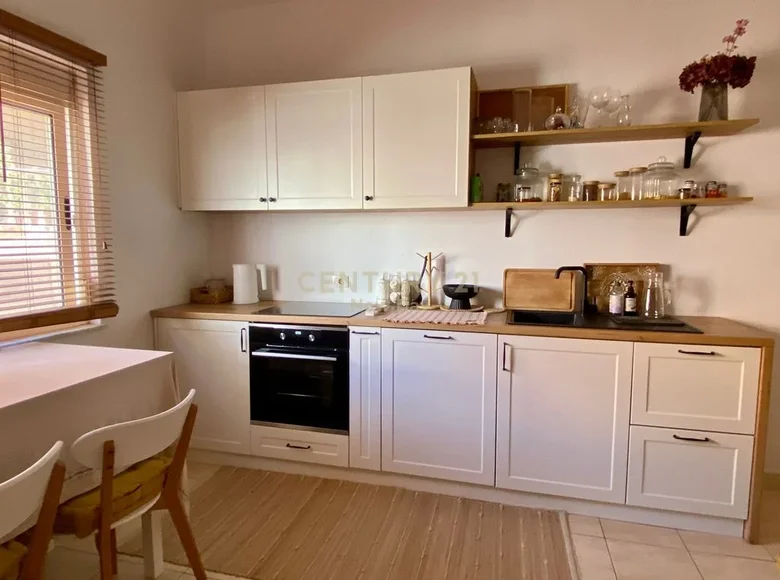 Mieszkanie 3 pokoi 76 m² Bashkia Durres, Albania