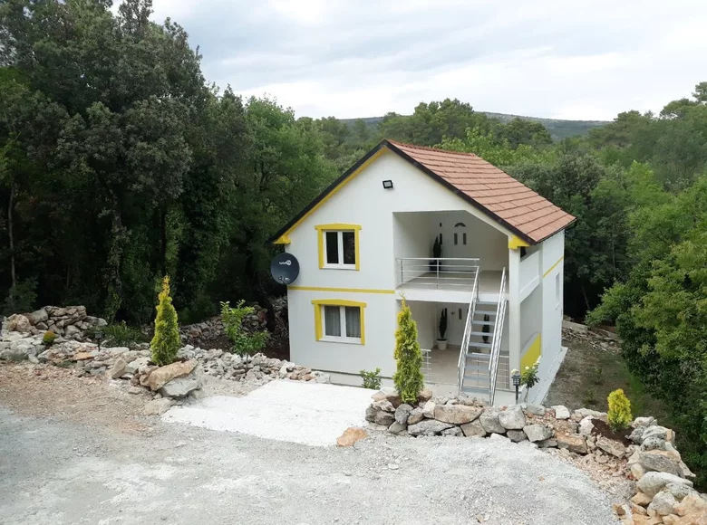 Casa 4 habitaciones 120 m² Lustica, Montenegro