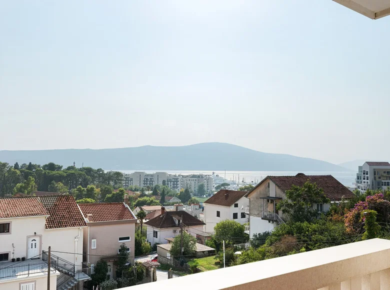 Apartamento 2 habitaciones 56 m² Tivat, Montenegro