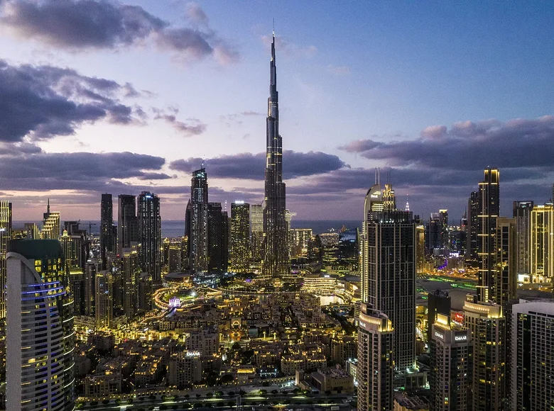 Mieszkanie 3 pokoi 190 m² Dubaj, Emiraty Arabskie