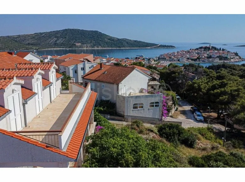 9 room house 495 m² Primosten, Croatia