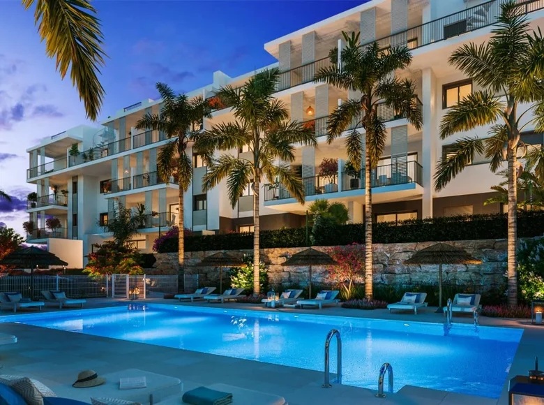 2 bedroom apartment 131 m² Estepona, Spain