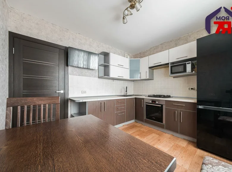 Mieszkanie 4 pokoi 93 m² Mińsk, Białoruś