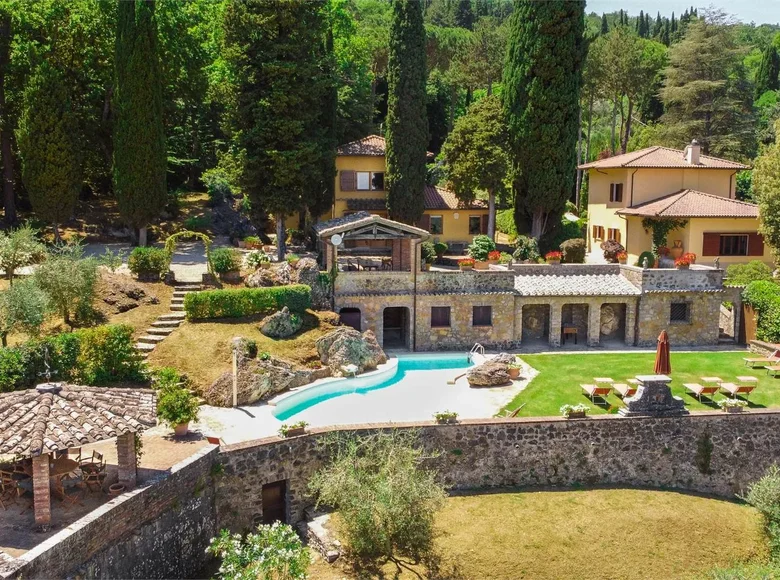 7 bedroom villa 550 m² Cetona, Italy