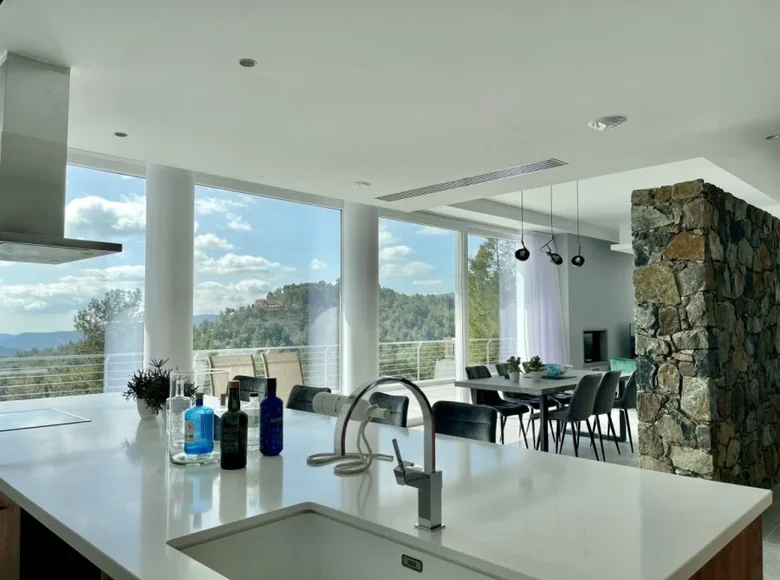 Dom 5 pokojów 382 m² Moniatis, Cypr