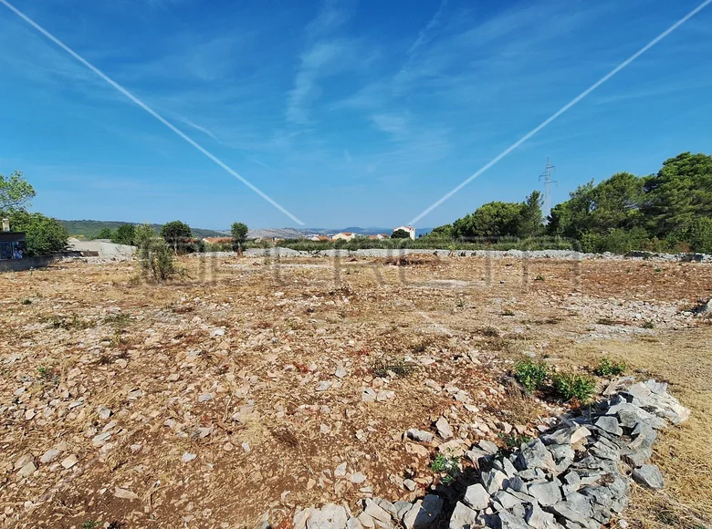 Land 470 m² Bilice, Croatia