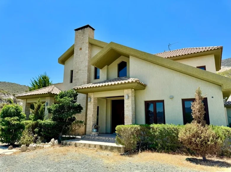 5 bedroom house 350 m² Mathikoloni, Cyprus
