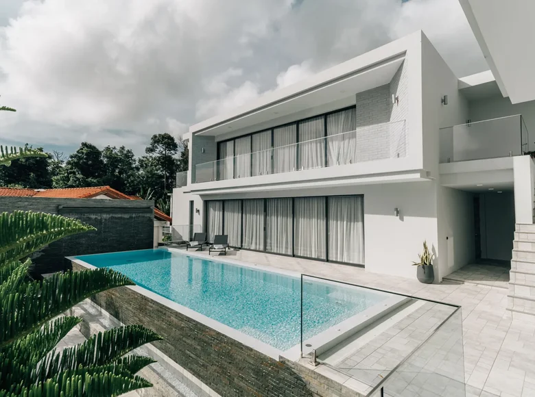 6 bedroom villa 1 050 m² Phuket, Thailand