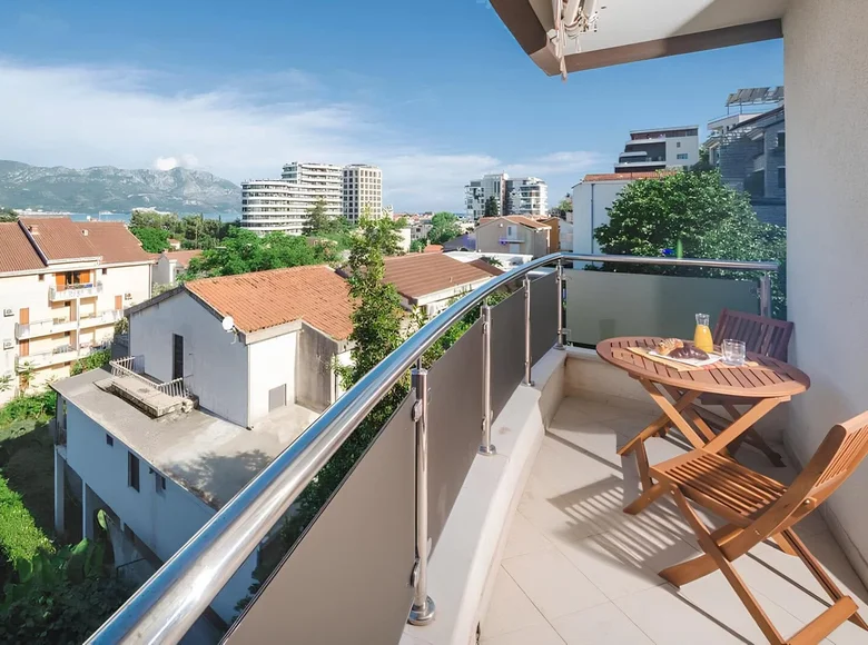 Mieszkanie 2 pokoi 44 m² Budva, Czarnogóra