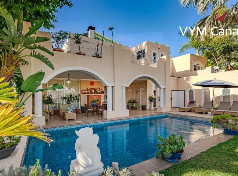 5 bedroom villa 732 m² Adeje, Spain