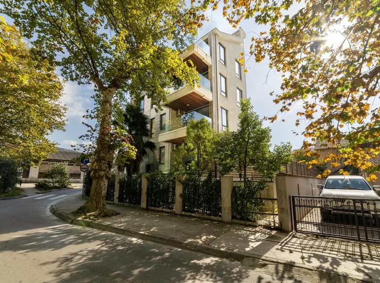 2 bedroom apartment 80 m² Tivat, Montenegro